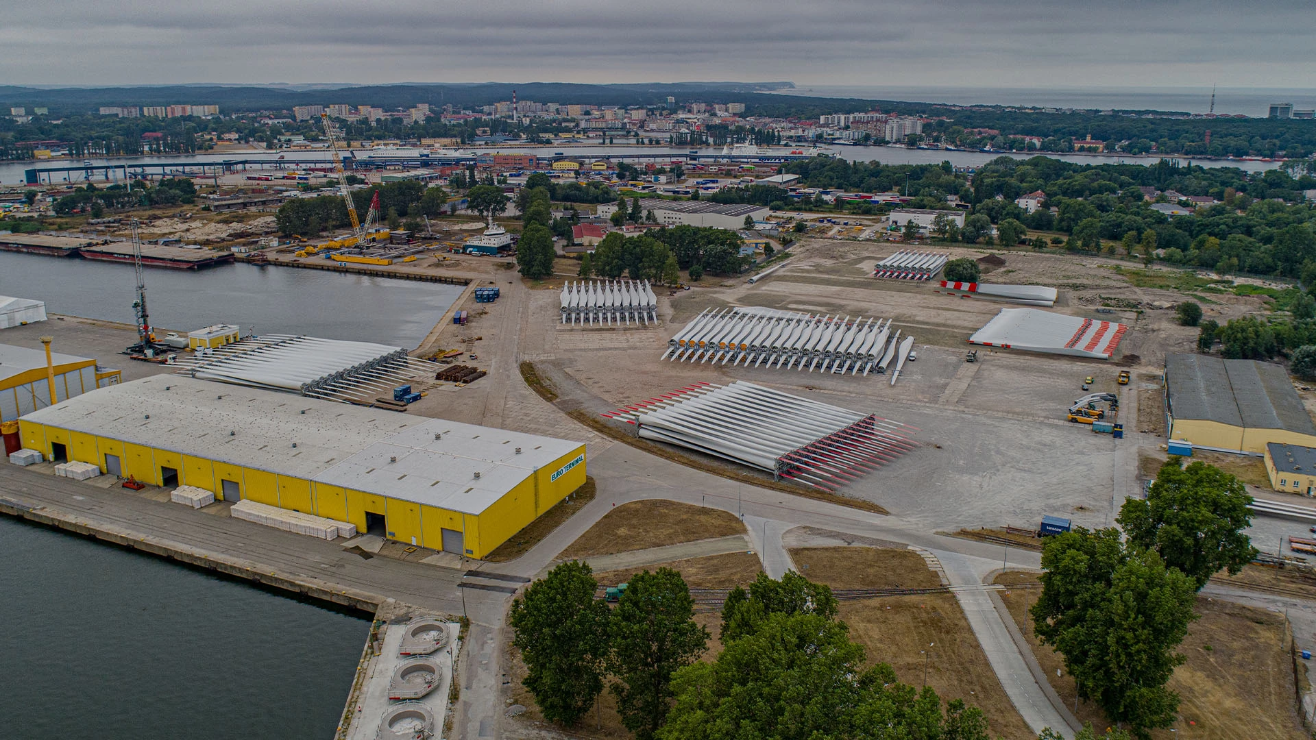 <span>Transport i przeładunek</span> elementów turbin wiatrowych